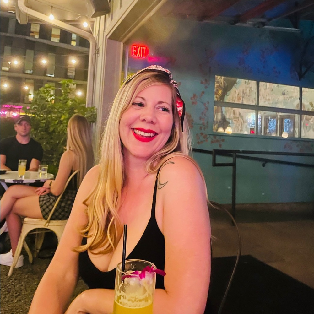 Meet your Posher, Lexie